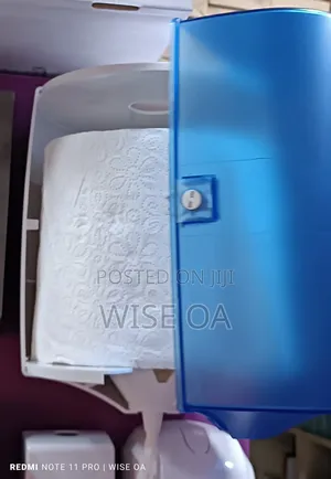 Tissue Holder