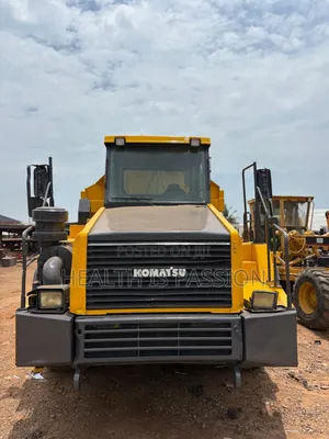 Adt Dump Truck, Kumastu Hm400, Slightly Used for Quick Sale