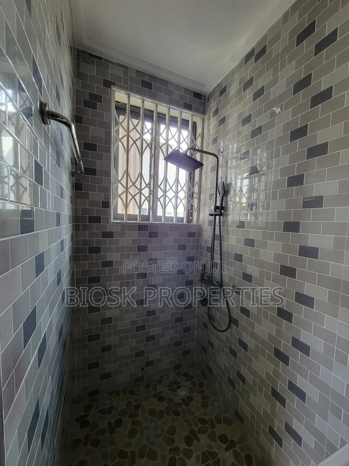 2bdrm Apartment in Biosk Properties, Amrahia for rent