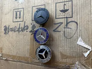 Mercedes Flat Benz Bonet Crown or Flat Emblem