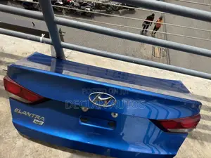 Hyundai Elantra 17 - 19 Boot