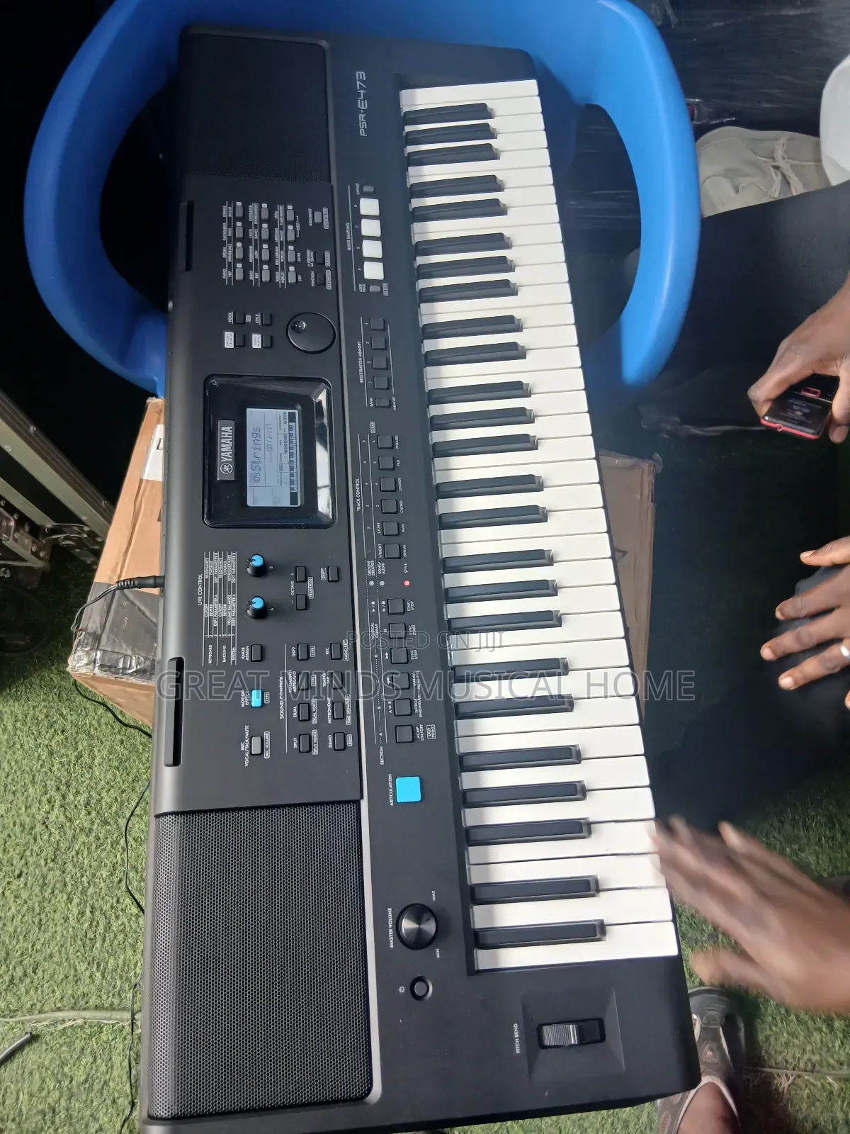 Yamaha E473 Professional Keyboard