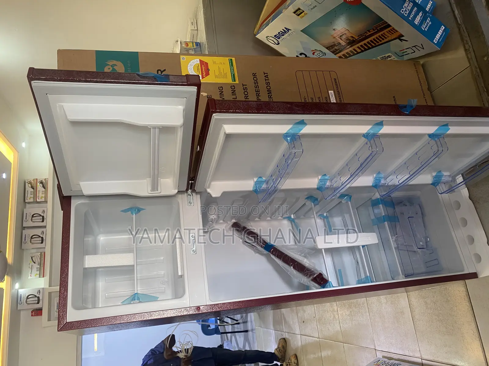 Flamino 166 Litre Fridge With Top Freezer With Nice  Wine Color Design