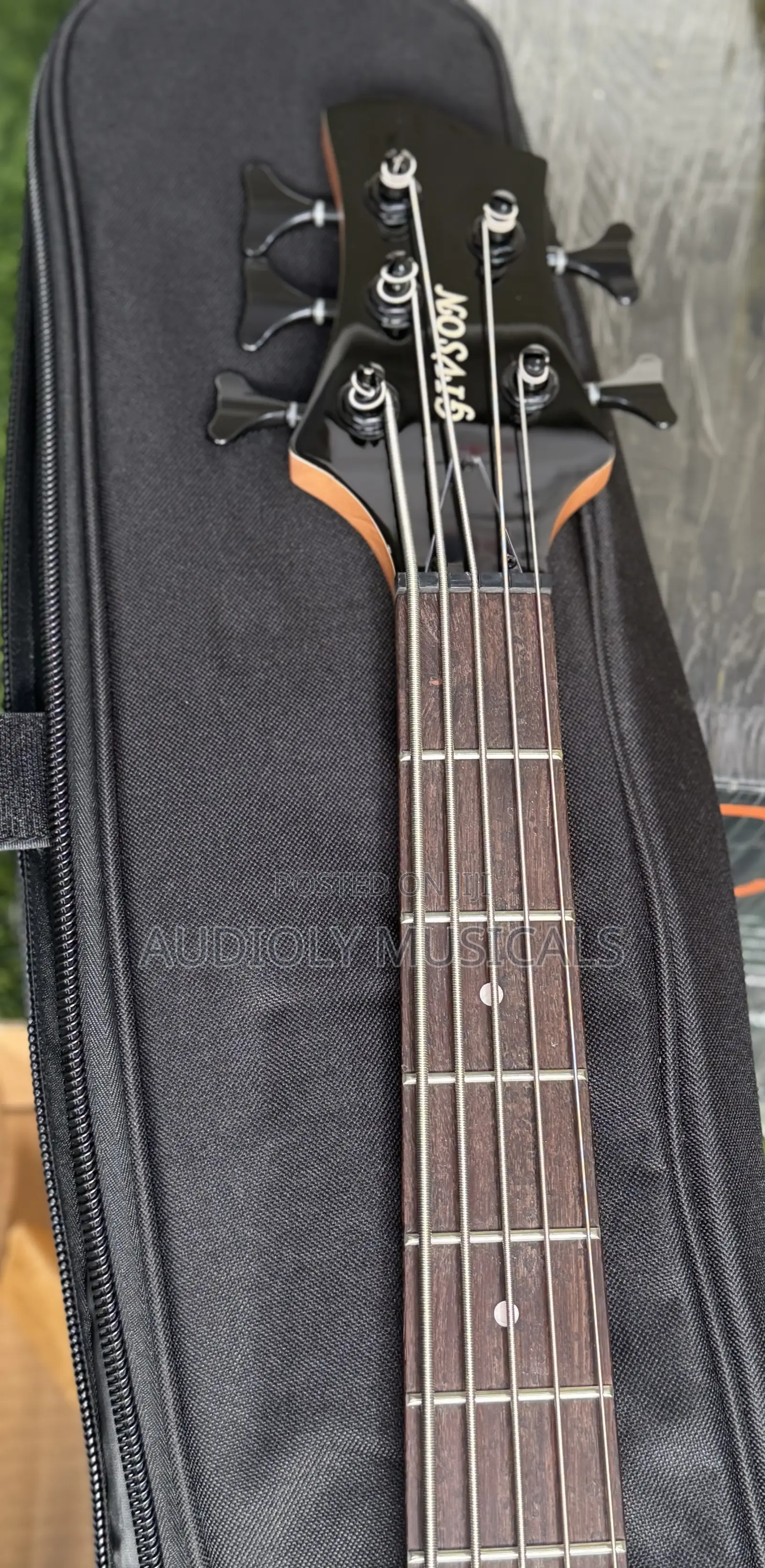 Free Guitar Bag With Gibson Active Bass Guitar