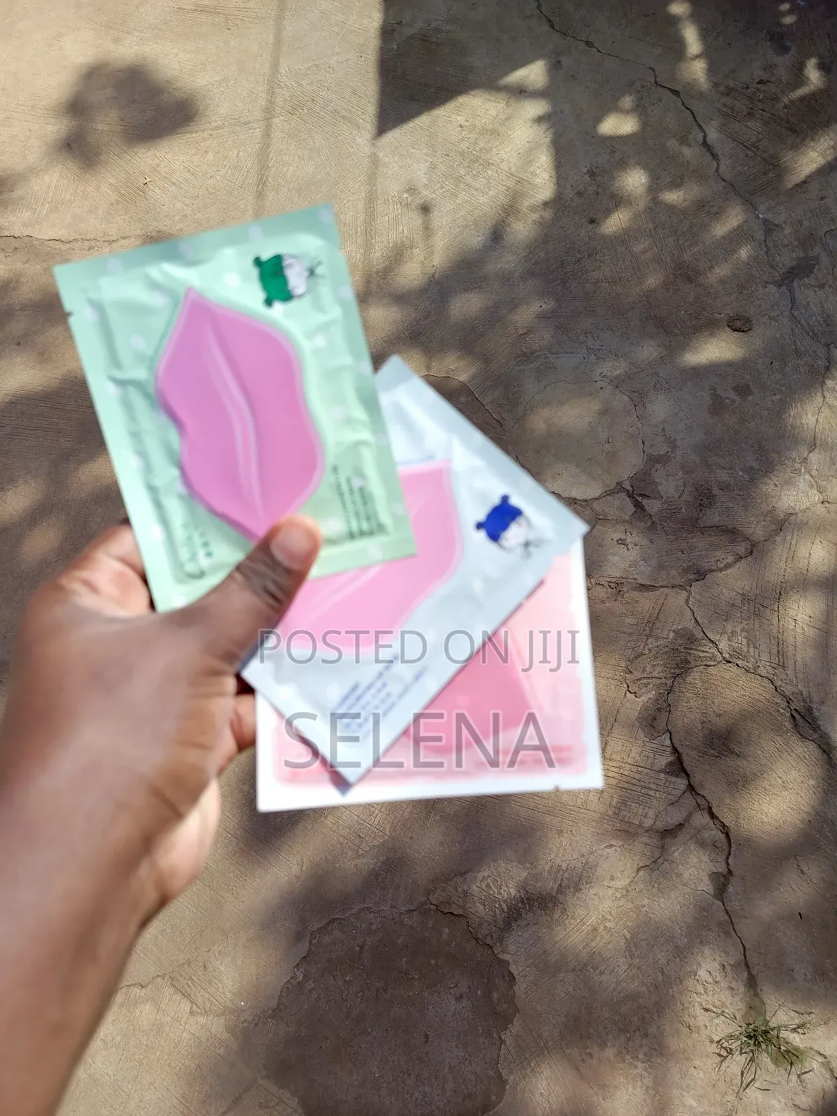 Lip Mask .