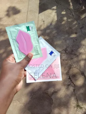 Lip Mask .