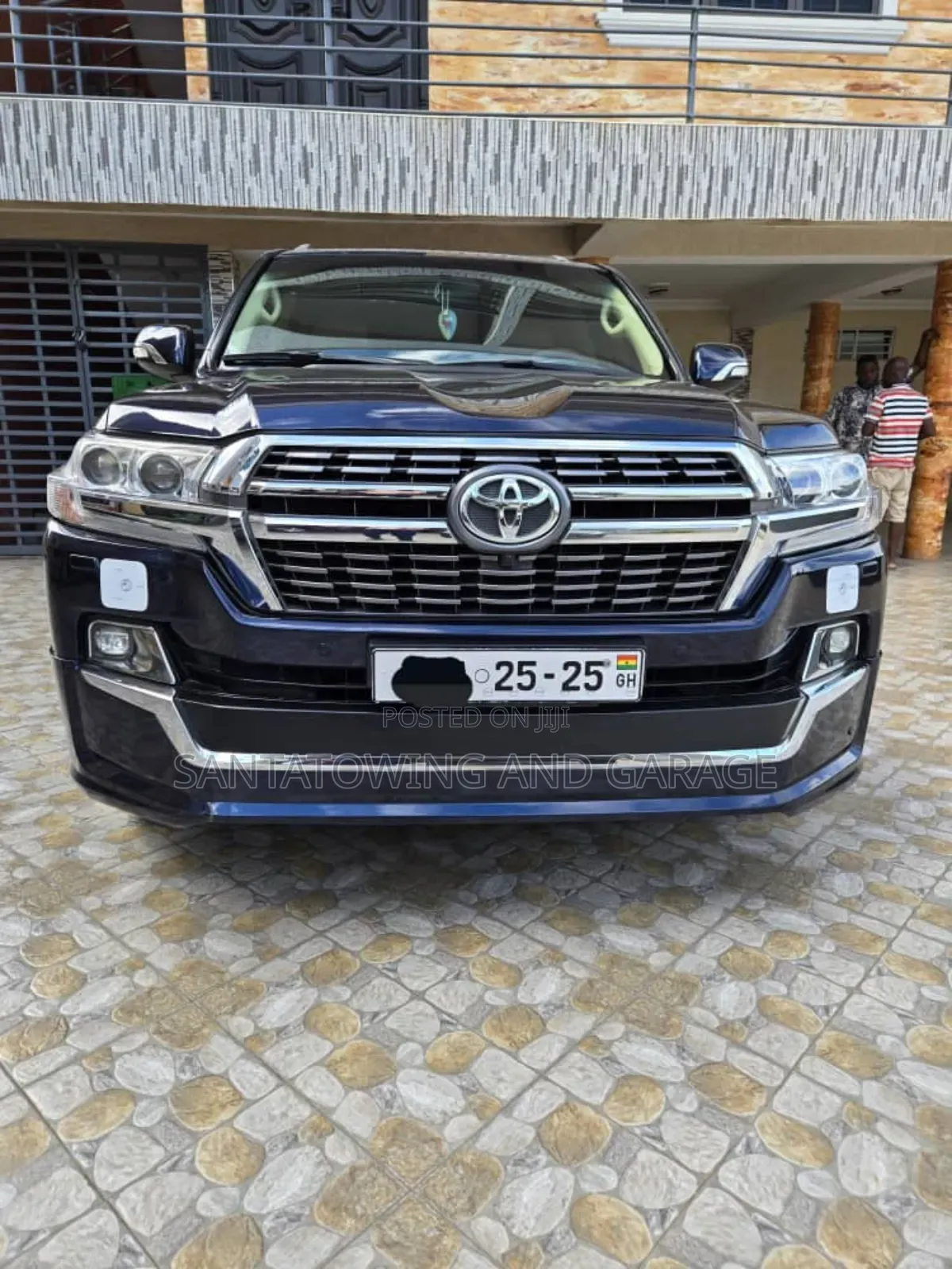 Toyota Land Cruiser 4.6 V8 GXR 2016 Black