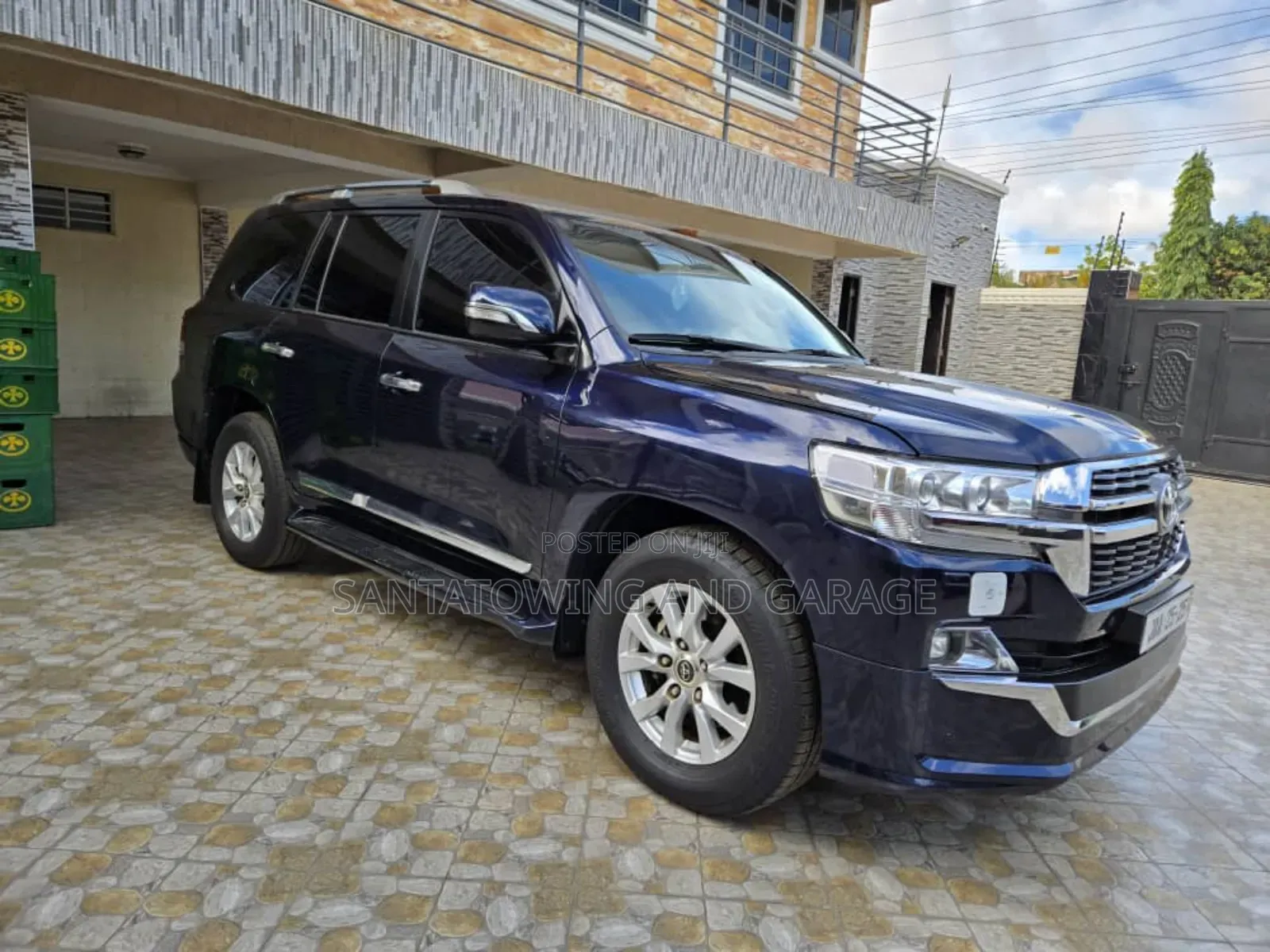Toyota Land Cruiser 4.6 V8 GXR 2016 Black