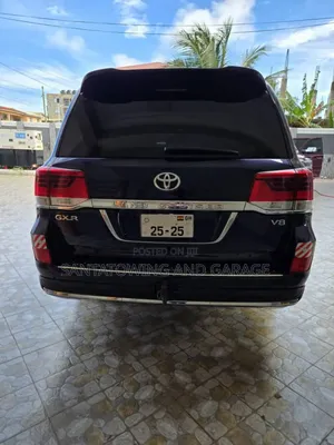 Toyota Land Cruiser 4.6 V8 GXR 2016 Black