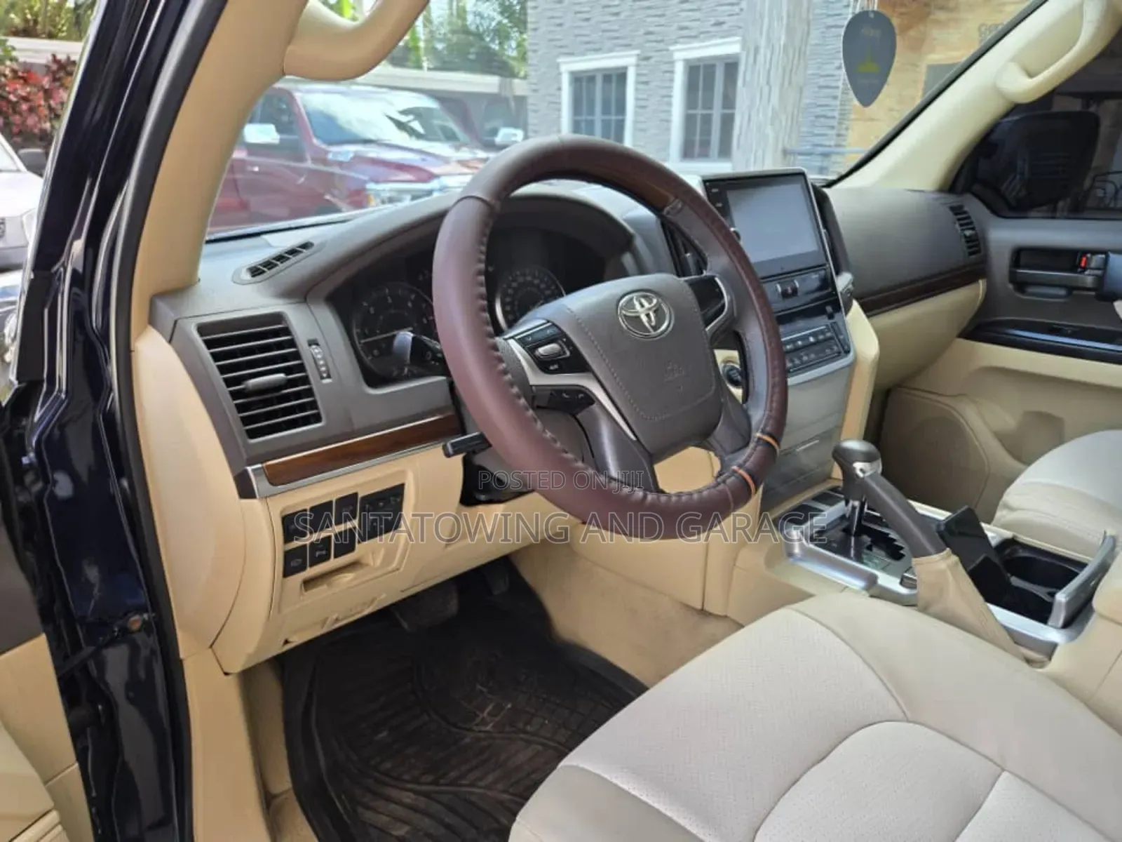 Toyota Land Cruiser 4.6 V8 GXR 2016 Black