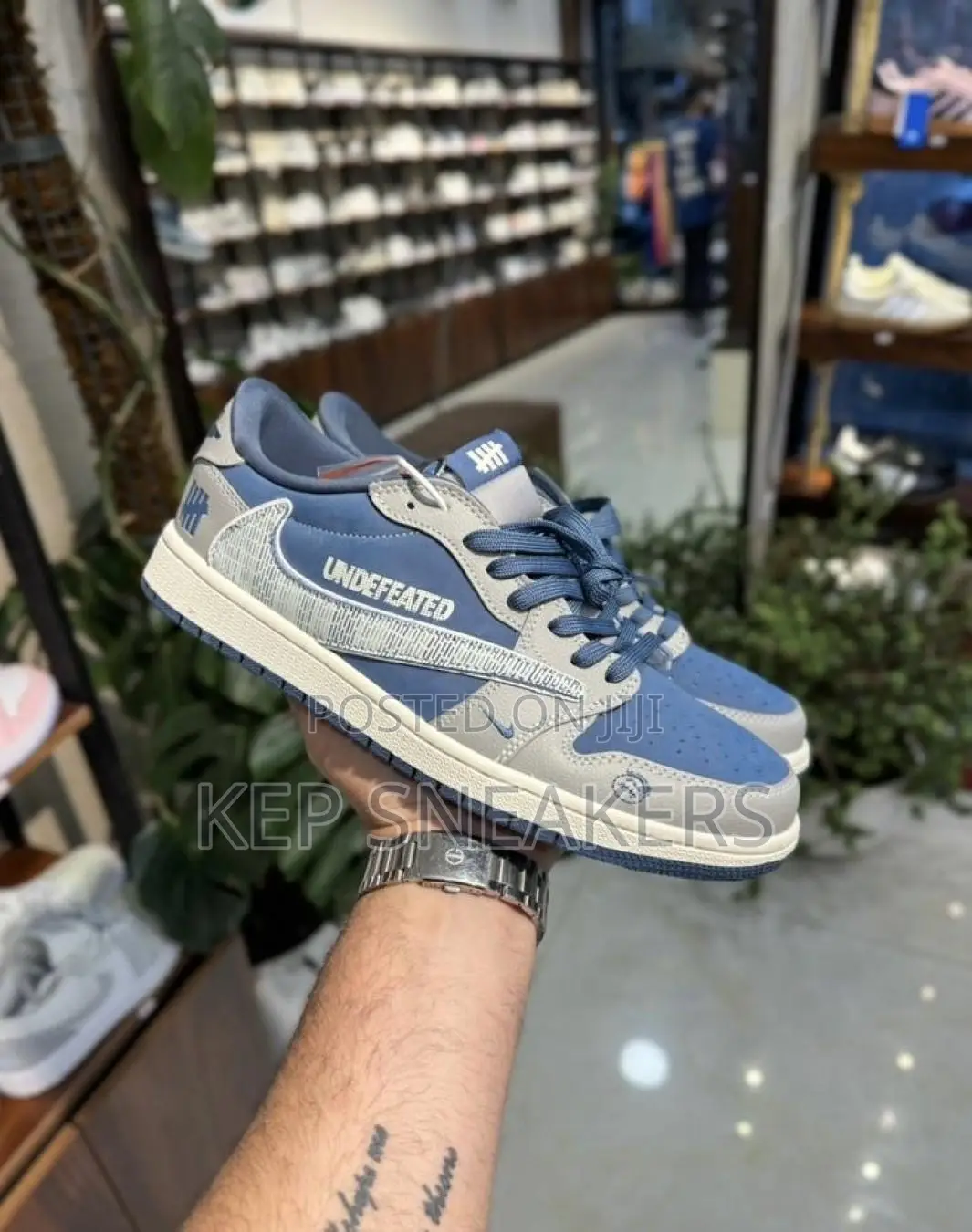 Nike Air Jordan 1 Low X Undefeated.