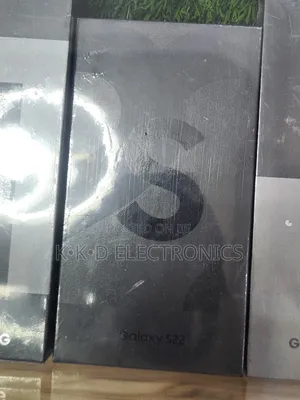 New Samsung Galaxy S22 5G 128 GB Black