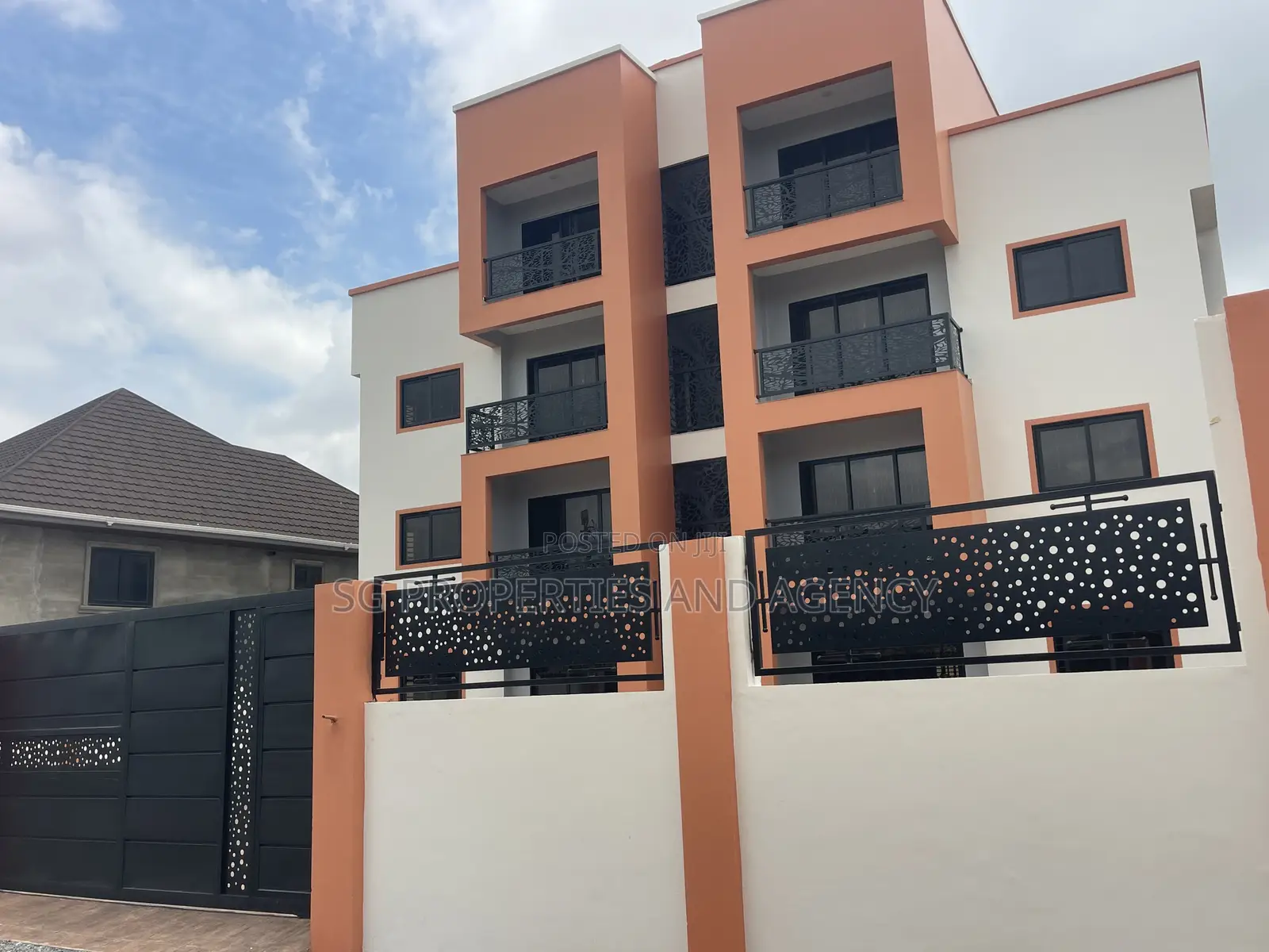 2bdrm Apartment in Lashibi, Sakumono for rent