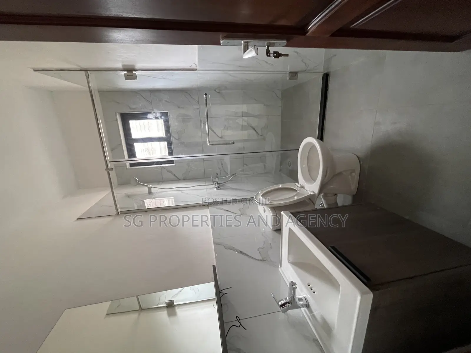 2bdrm Apartment in Lashibi, Sakumono for rent