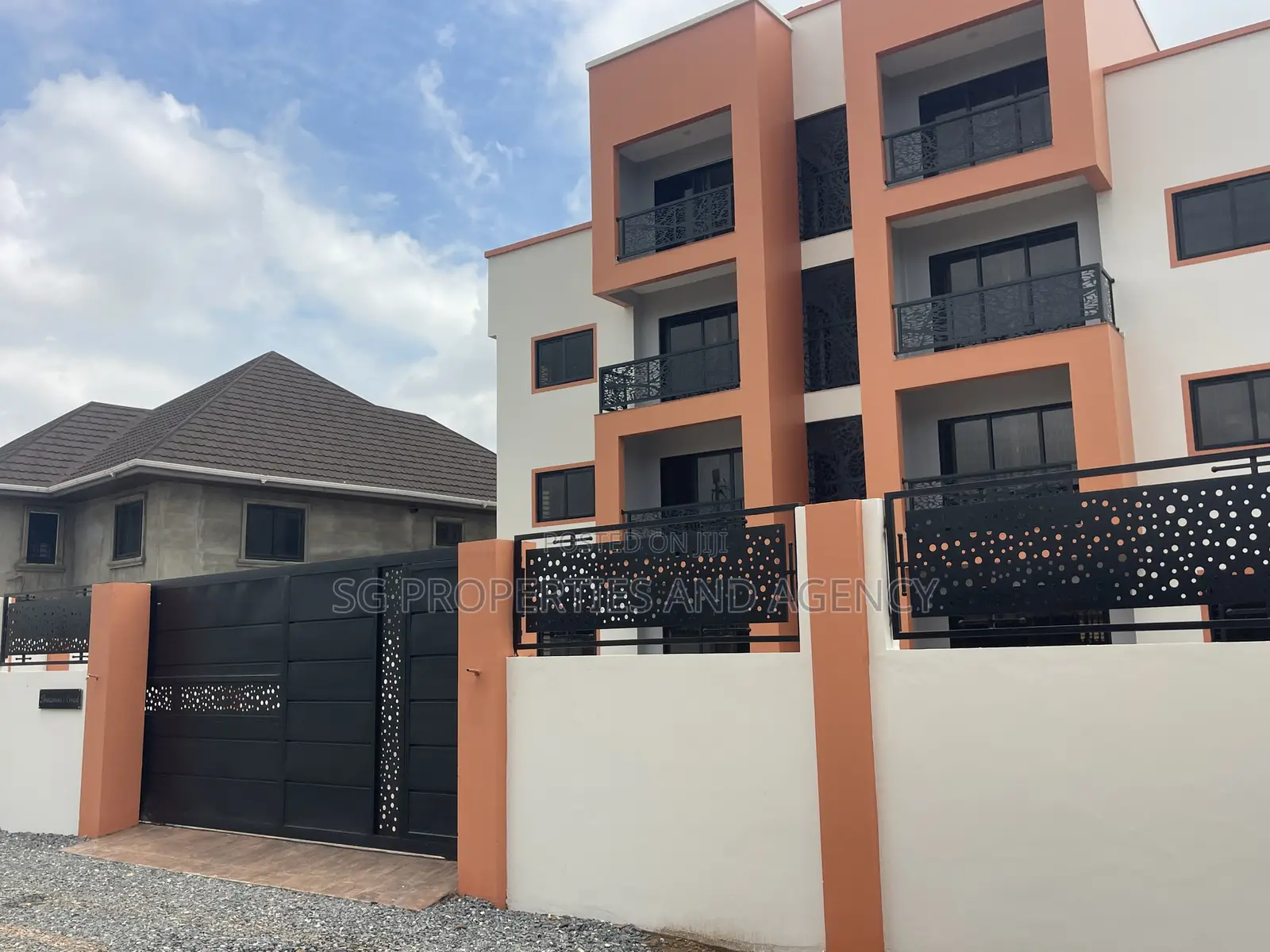 2bdrm Apartment in Lashibi, Sakumono for rent