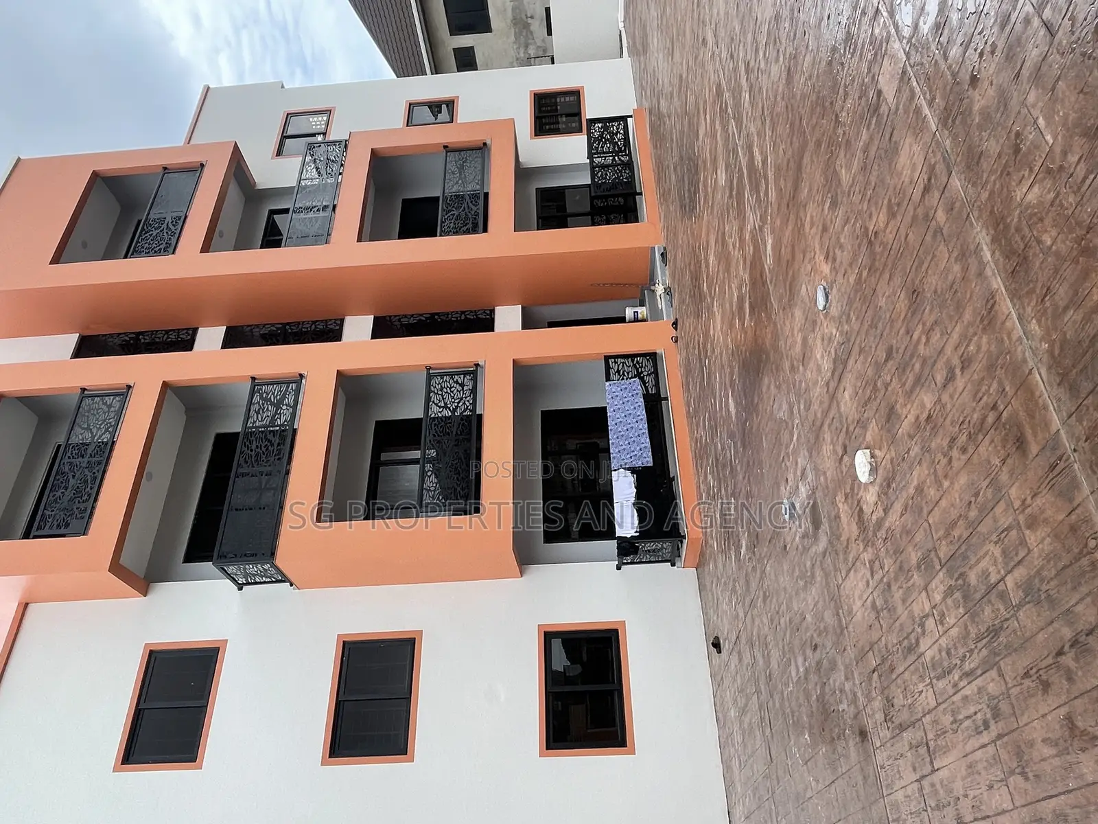 2bdrm Apartment in Lashibi, Sakumono for rent