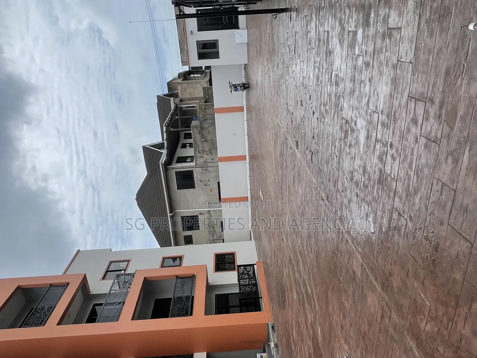 2bdrm Apartment in Lashibi, Sakumono for rent