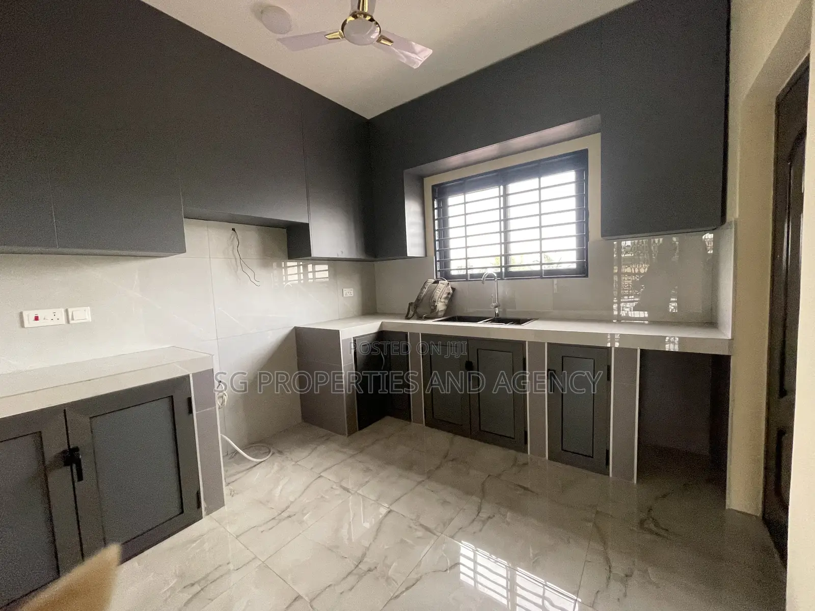 2bdrm Apartment in Lashibi, Sakumono for rent