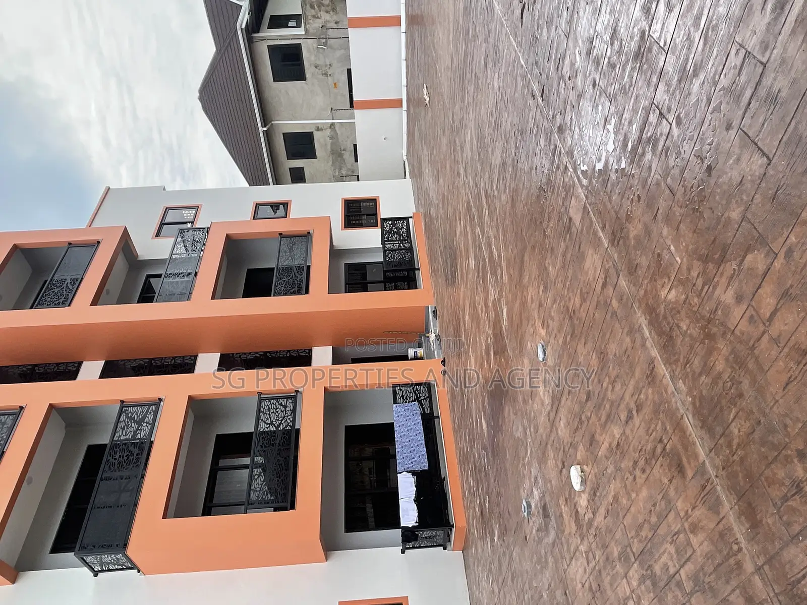 2bdrm Apartment in Lashibi, Sakumono for rent