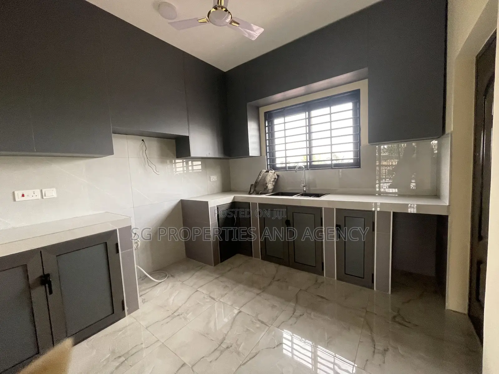 2bdrm Apartment in Lashibi, Sakumono for rent