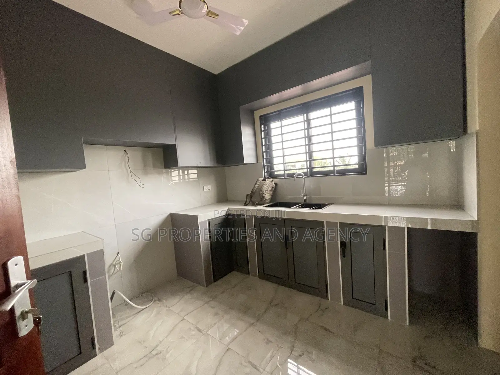 2bdrm Apartment in Lashibi, Sakumono for rent