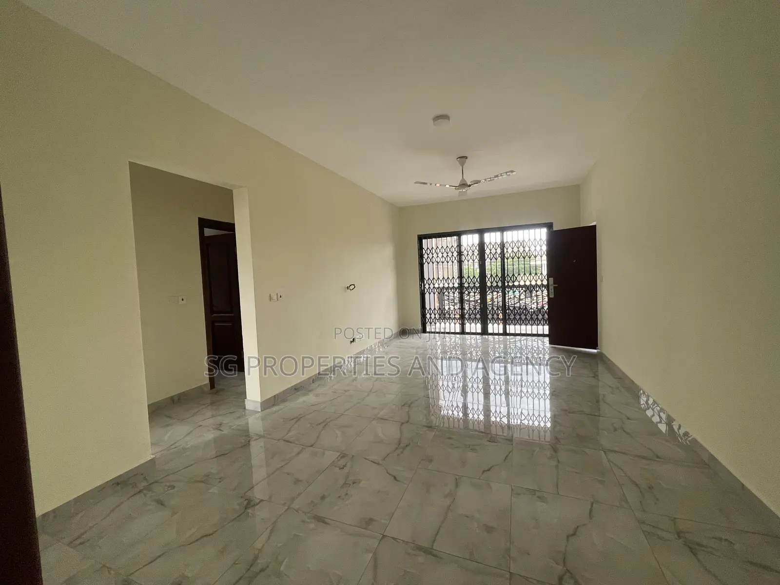 2bdrm Apartment in Lashibi, Sakumono for rent