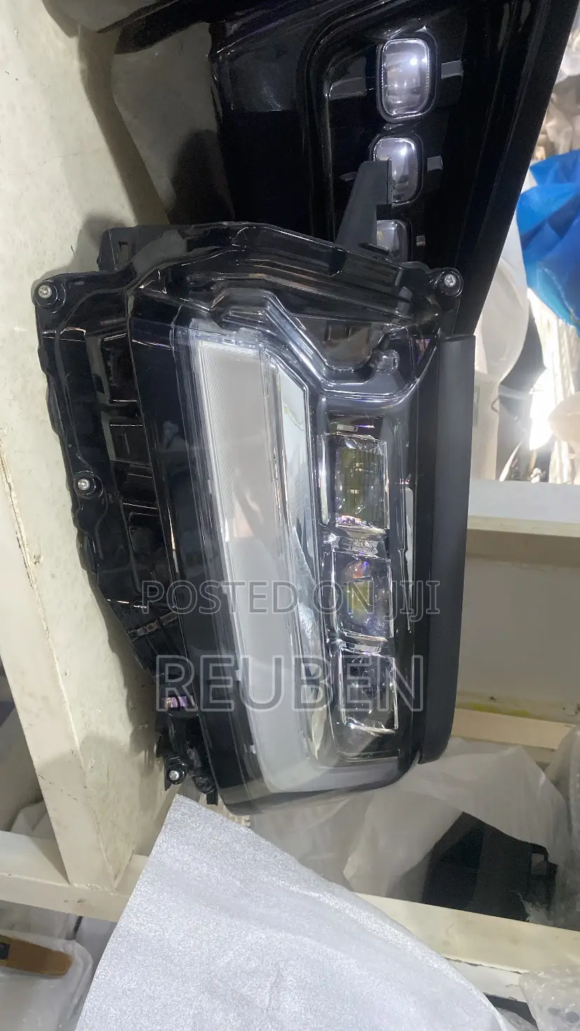 Toyota Land Cruiser Lc200 Headlight Assembly (2016–2020)