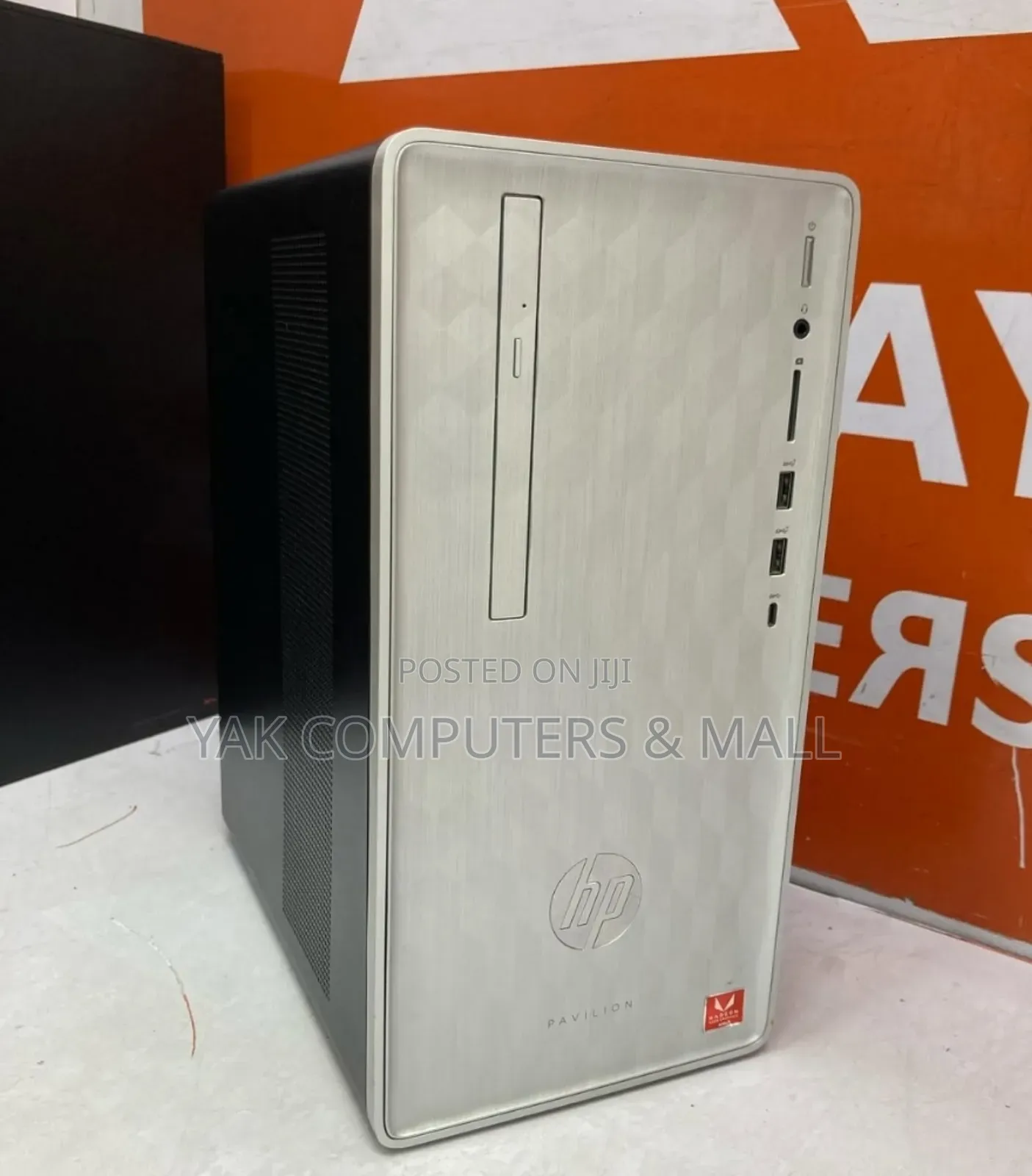 Desktop Computer HP Pavilion 590 8GB AMD Ryzen 3 SSD 256GB