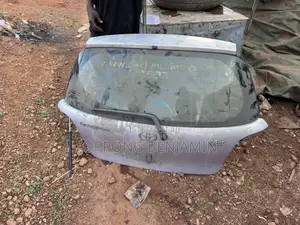 Toyota Vitz Boot 2006-2010