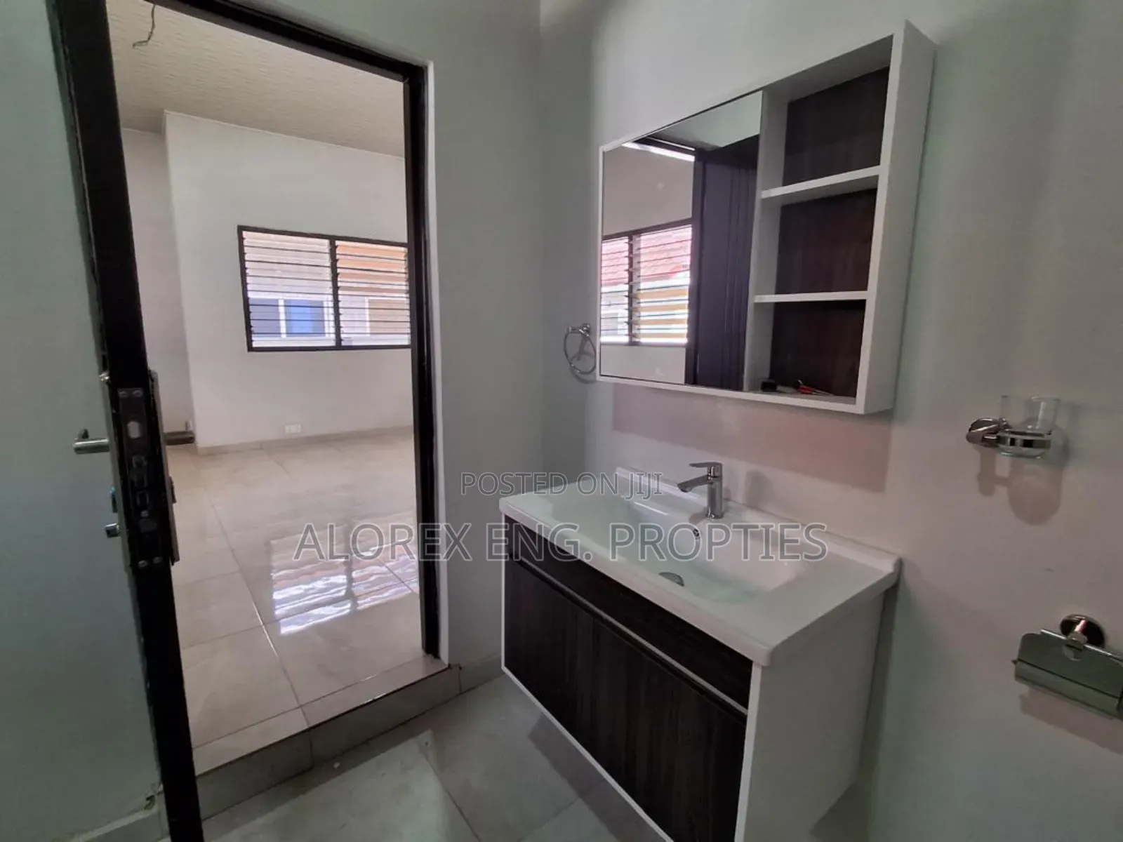 3bdrm House in $130,000, Oyarifa for sale