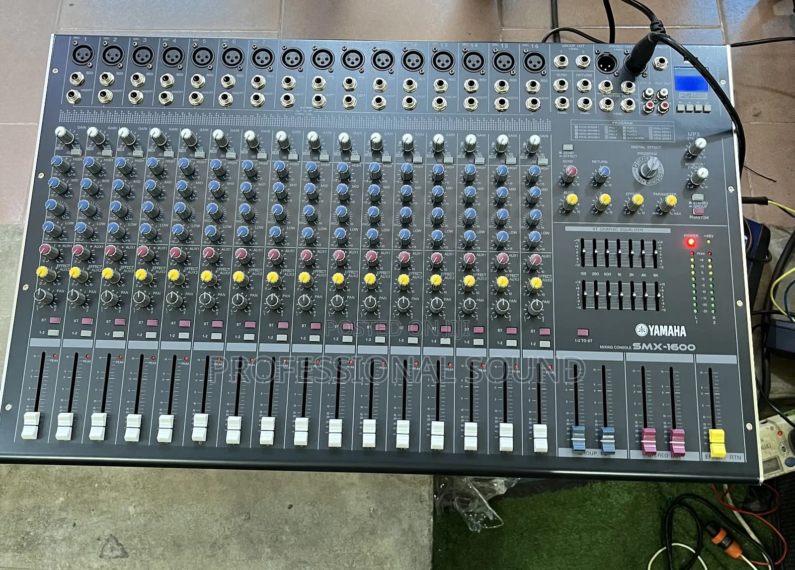 Yamaha Mixing Console SMX-1600
