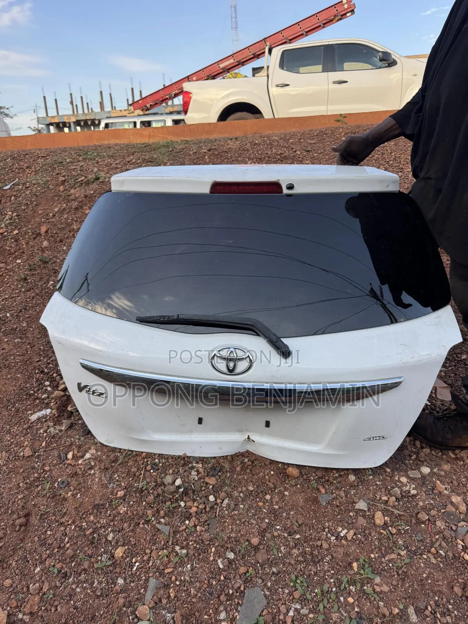 Toyota Vitz Boot 2011-2012