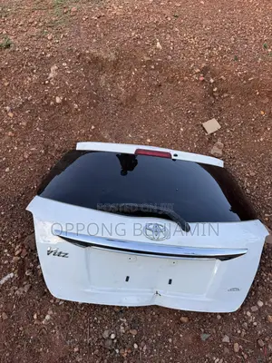 Toyota Vitz Boot 2011-2012