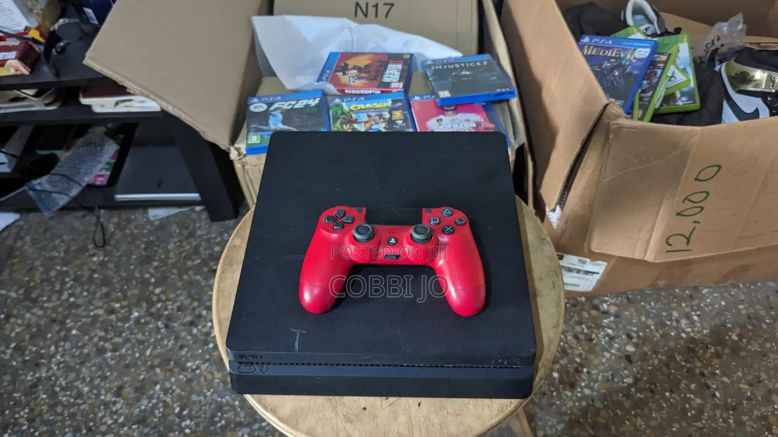 Playstation 4 Slim With Two CDS