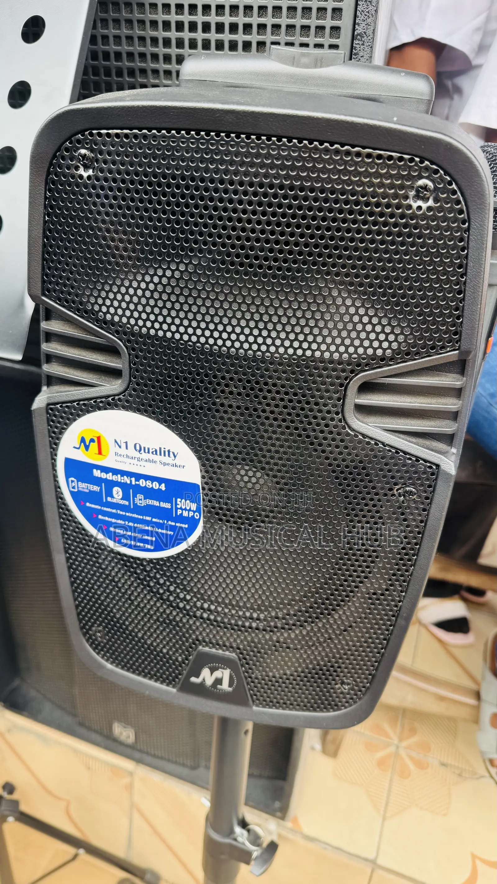 N1 Quality Rechargeable Bluetooth Speaker 8 Inches W Two Microphones