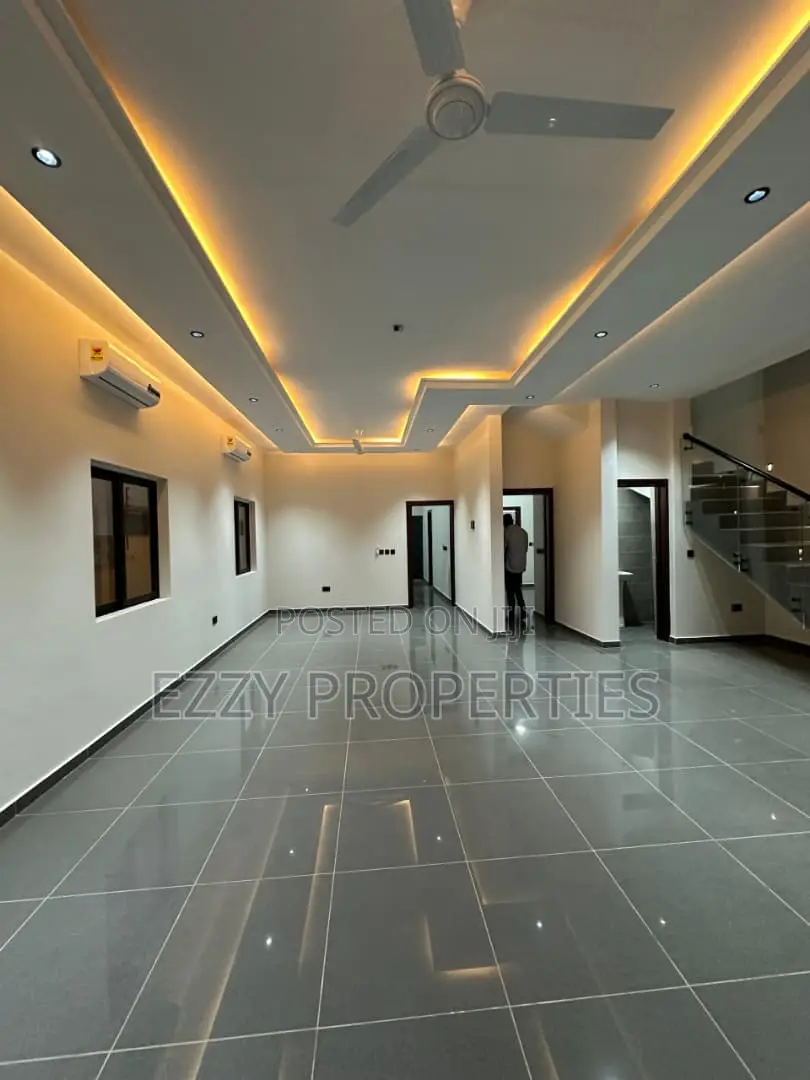 4bdrm House in Botwe Lakeside, Ga East Municipal for sale