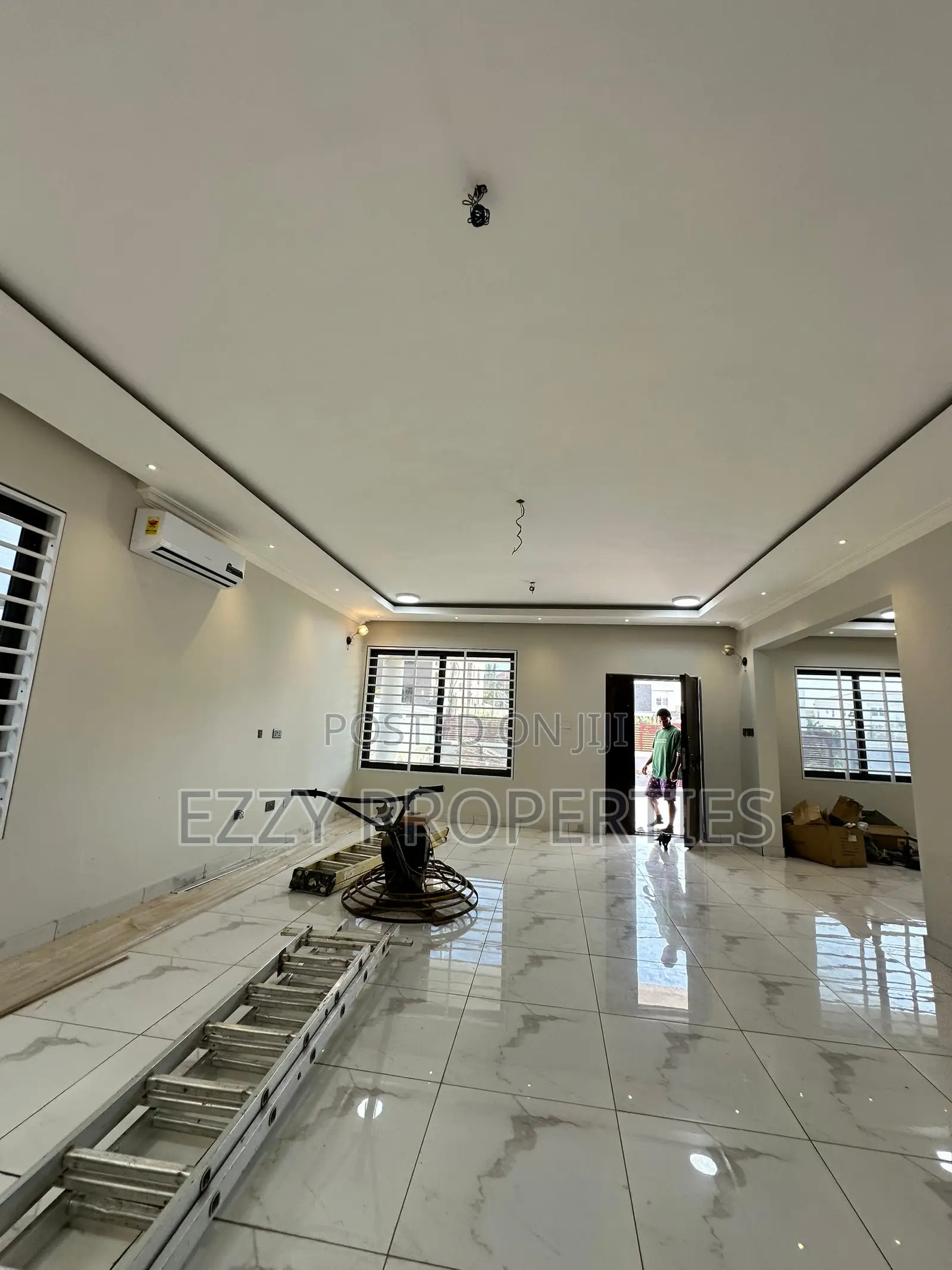 4bdrm Duplex in Lakeside Estate, Ga East Municipal for sale