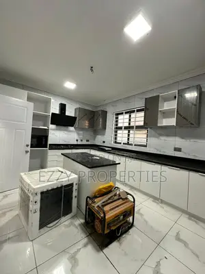4bdrm Duplex in Lakeside Estate, Ga East Municipal for sale