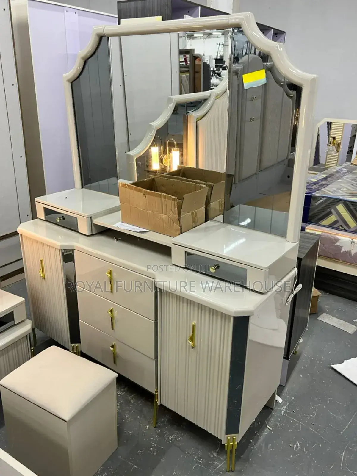Luxurious Bedroom Set