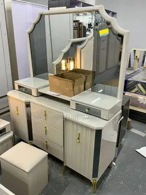 Luxurious Bedroom Set