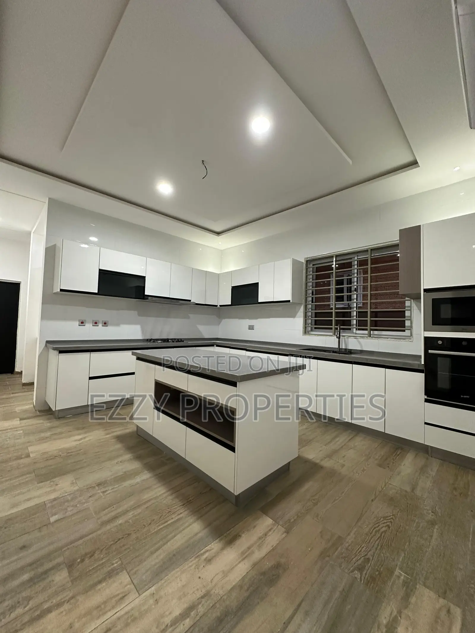 4bdrm House in Lakeside Estate, Ashaley Botwe for sale