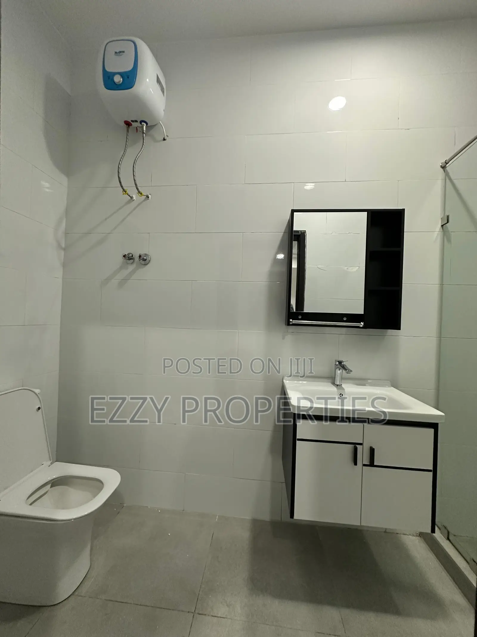 4bdrm House in Lakeside Estate, Ashaley Botwe for sale