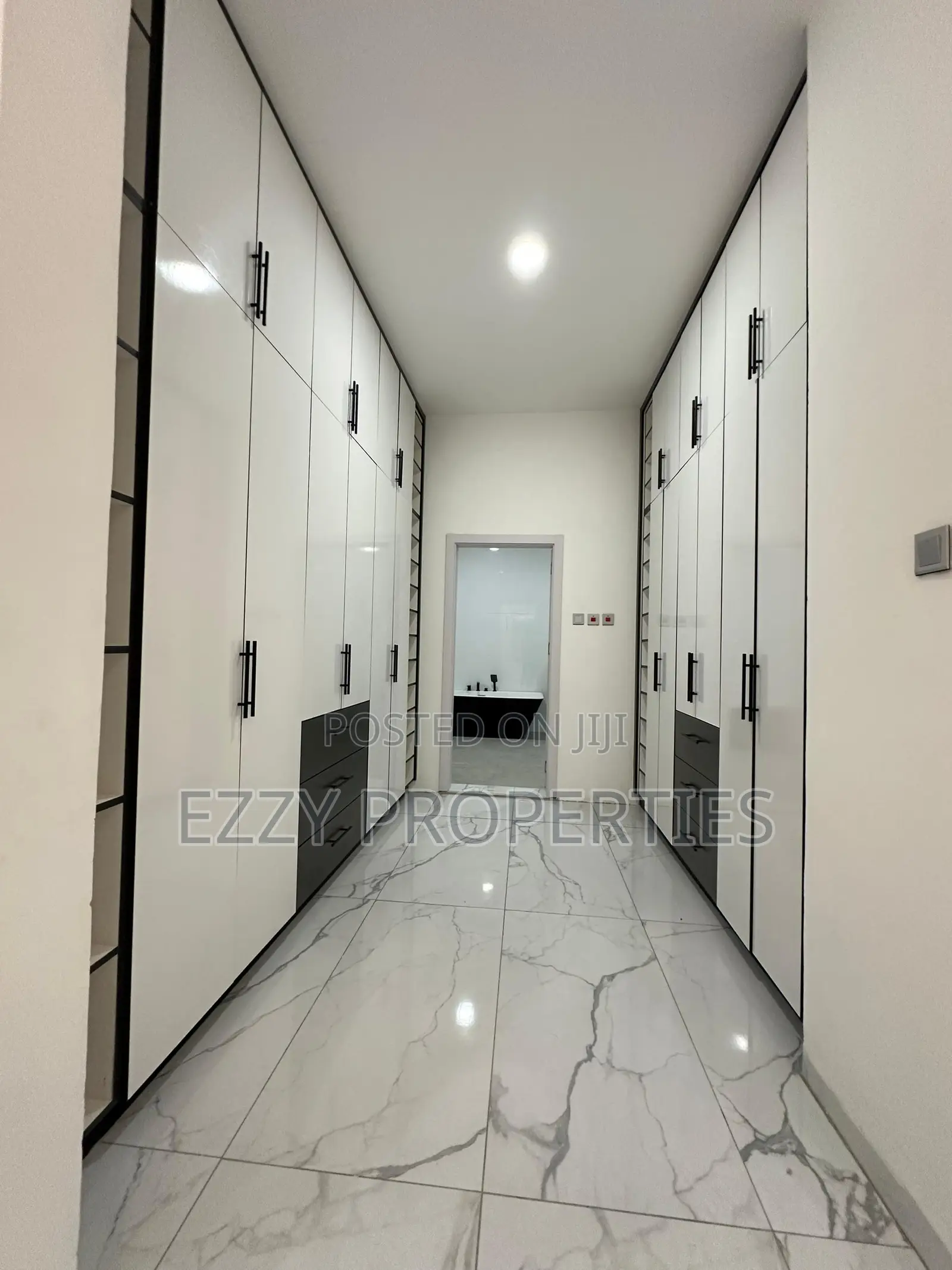 4bdrm House in Lakeside Estate, Ashaley Botwe for sale