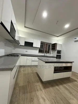 4bdrm House in Lakeside Estate, Ashaley Botwe for sale