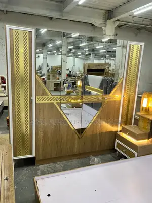 Exclusive Top Finish Bedroom Set