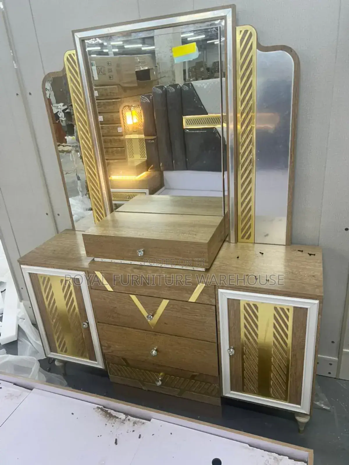 Exclusive Top Finish Bedroom Set