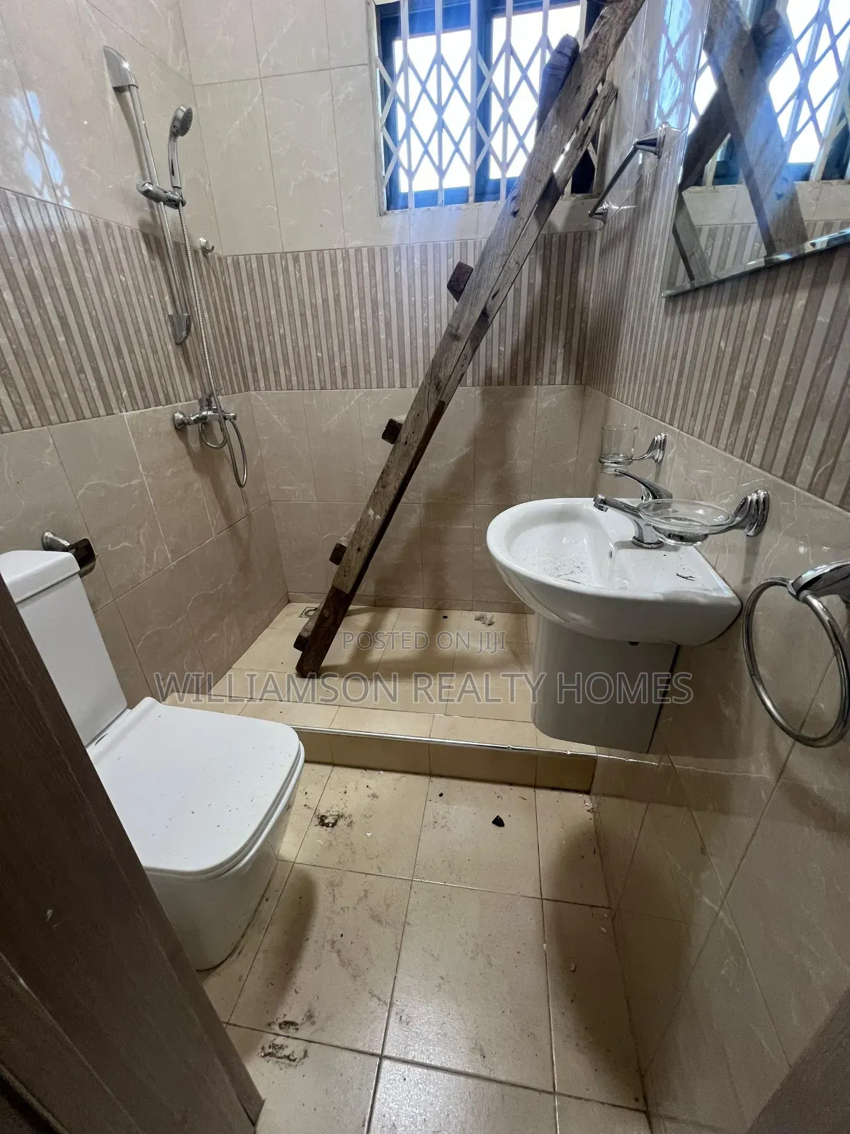 4bdrm House in Community 20 Estate, Spintex for rent