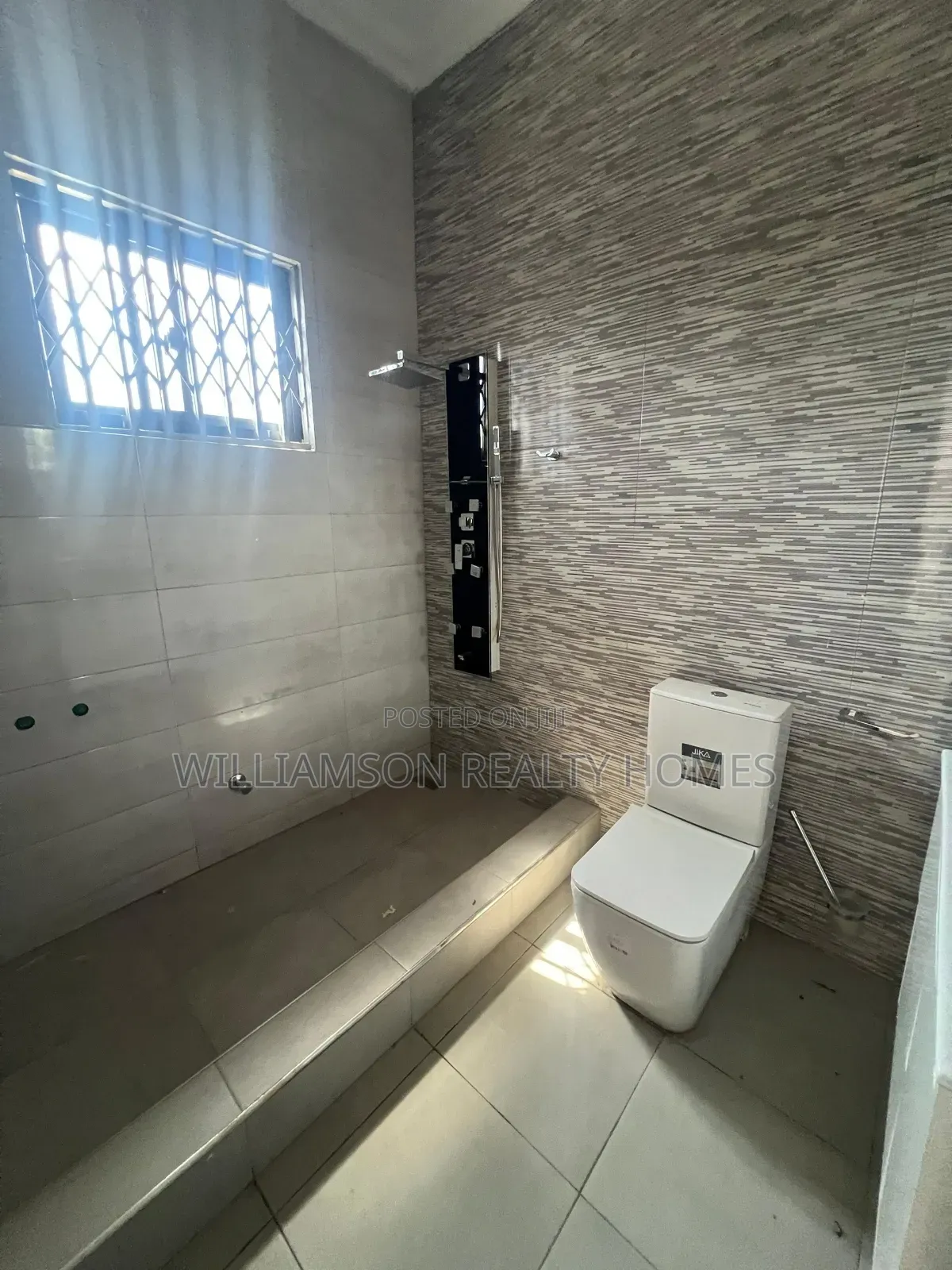 4bdrm House in Community 20 Estate, Spintex for rent