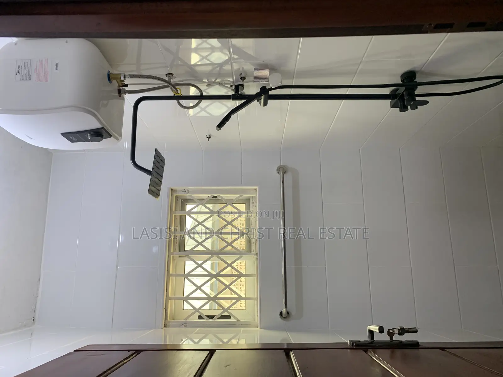 2bdrm Apartment in Lasisi And Christ, Amasaman for rent