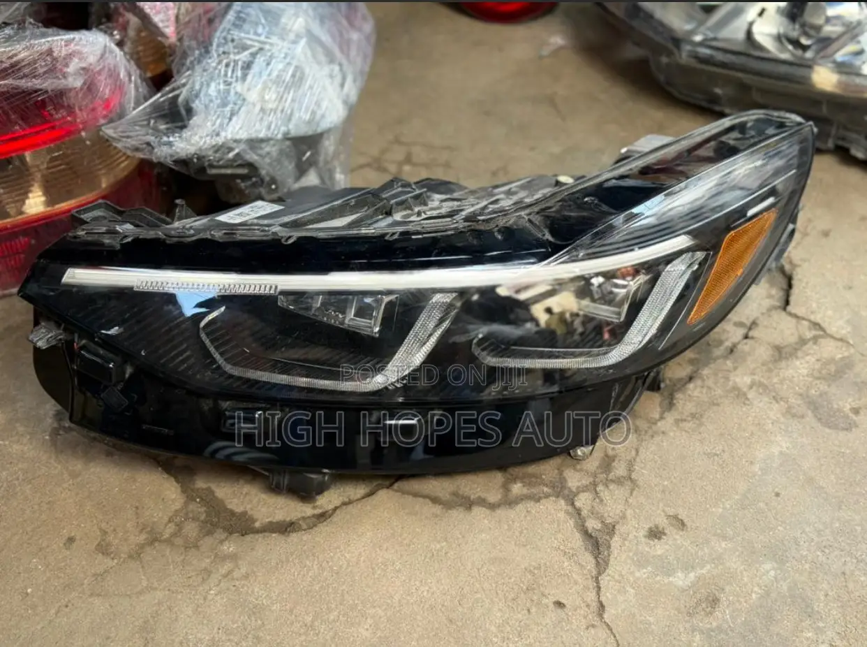 Ford Escape 2022 Headlights